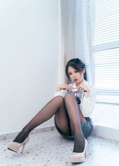 吸允老师的丝袜脚趾vk