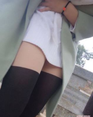 厨房掀开馊了裙子子挺进视频